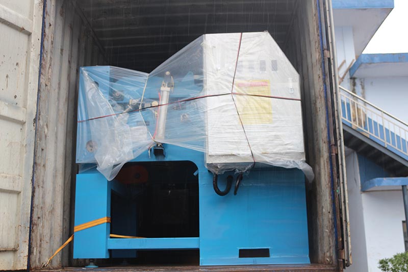 Geelong machinery exported one container：veneer composer/builder/jointer machine, glue thread, mending glue tapes to Indonesia.