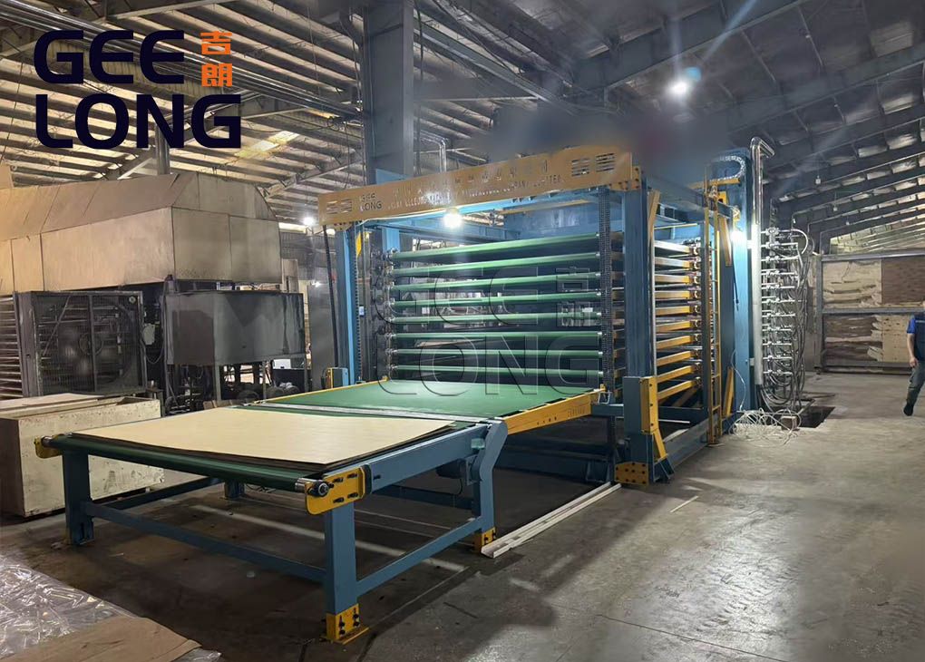 film faced plywood hot press machine.jpg film faced plywood hot press machine.jpg